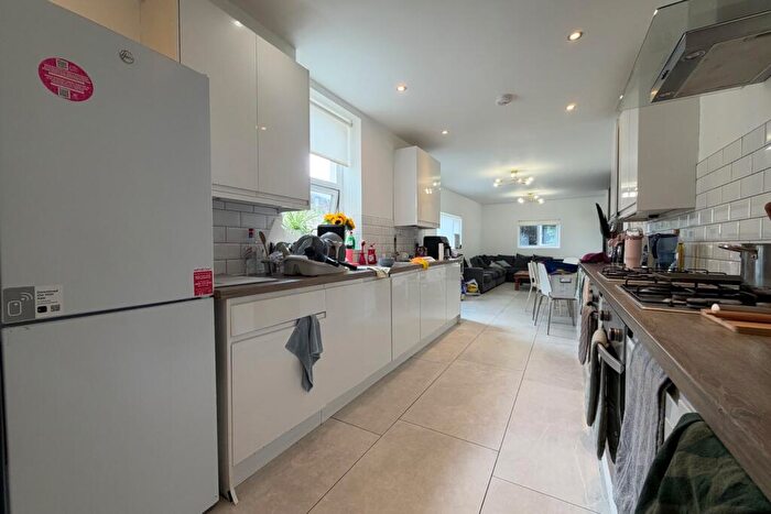 8 Bedroom Terraced House To Rent In May Street, Cathays, CF24