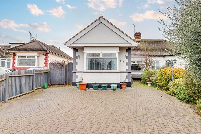 2 Bedroom Semi Detached Bungalow For Sale In Prince Avenue, Westcliff-On-Sea, SS0