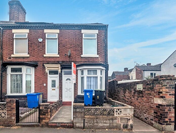 3 Bedroom Terraced House To Rent In Blurton Road, Heron Cross, Stoke-on-Trent, ST4