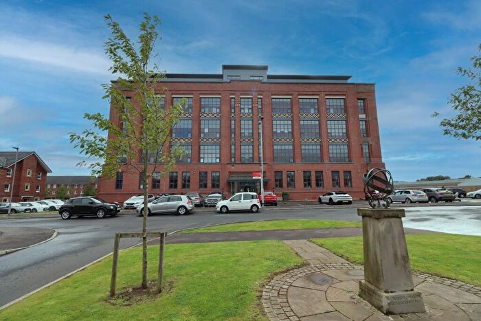 2 Bedroom Flat To Rent In Inverlair Avenue, Cathcart, Glasgow, G43