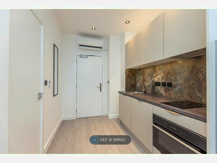 Studio To Rent In Lowlands Road, Harrow, HA1