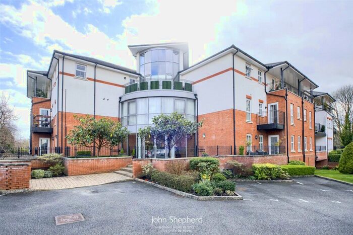 2 Bedroom Apartment To Rent In Warwick Road, Knowle, Solihull, West Midlands, B93
