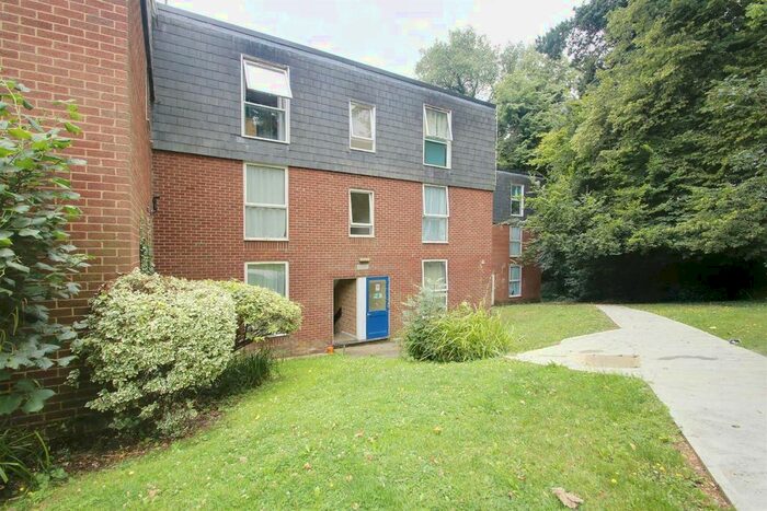 2 Bedroom Flat To Rent In Bohemia, Queensway, Hemel Hempstead, HP2