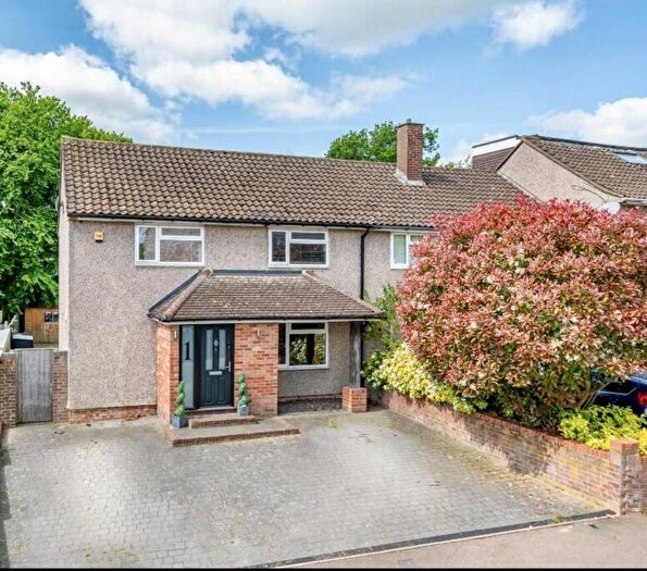 3 Bedroom End Of Terrace House For Sale In Newlands Road, Hemel Hempstead, Hertfordshire, HP1