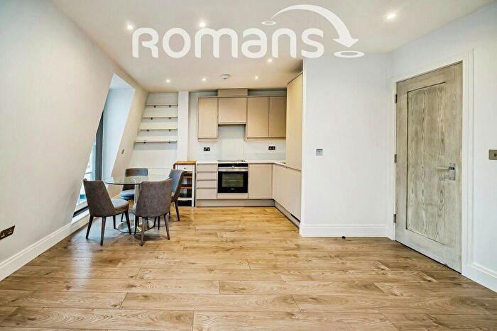 2 Bedroom Apartment To Rent In High Street, SL6