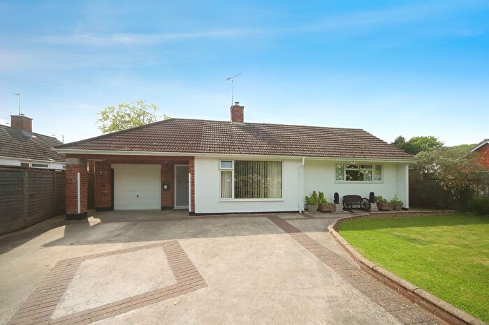 2 Bedroom Detached Bungalow For Sale In Gravelands Lane, Henlade, Taunton, TA3