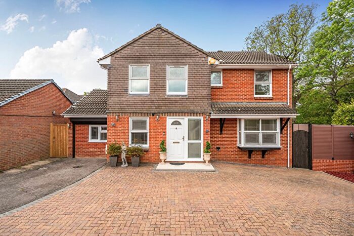 4 Bedroom Detached House For Sale In Auriol Close, Worcester Park, KT4