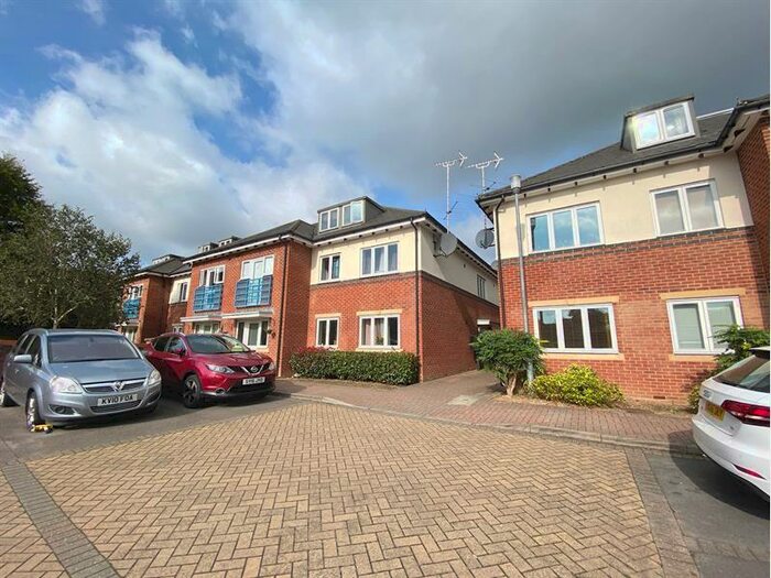 2 Bedroom Flat To Rent In Marshland Square, Emmer Green, RG4