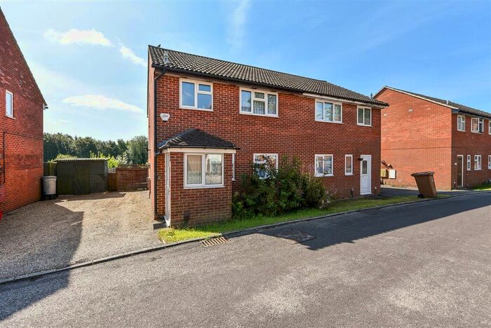 3 Bedroom Semi-Detached House To Rent In Hepworth Close, Andover, SP10