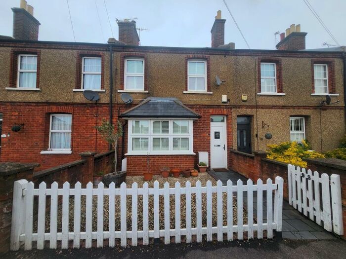 2 Bedroom Terraced House To Rent In Slough, Berkshire, SL3