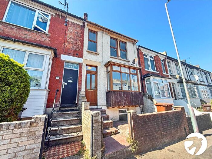 3 Bedroom Terraced House To Rent In Canterbury Street, Gillingham, Kent, ME7