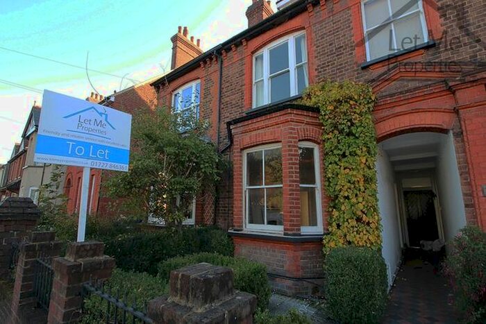 1 Bedroom Flat To Rent In Sandridge Road, St.Albans, AL1