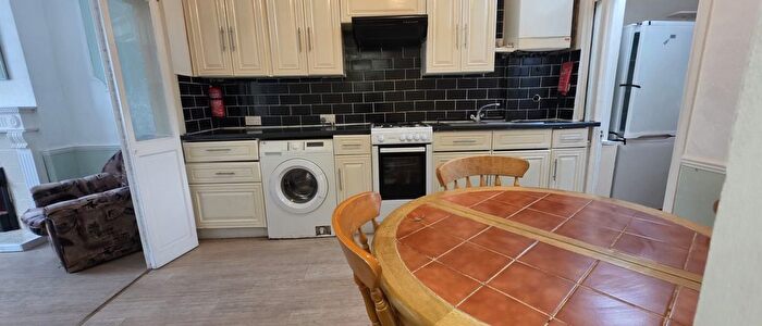 2 Bedroom Maisonette To Rent In Highbury Gardens, IG3