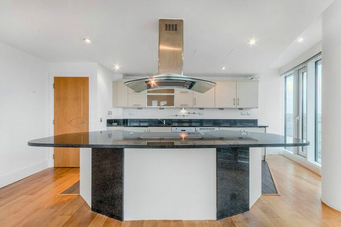 3 Bedroom Flat To Rent In Brewhouse Lane, Putney, London, SW15