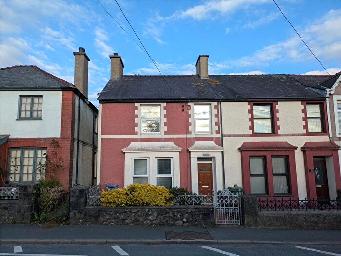 3 Bedroom End Of Terrace House For Sale In High Street, Penygroes, Caernarfon, Gwynedd, LL54