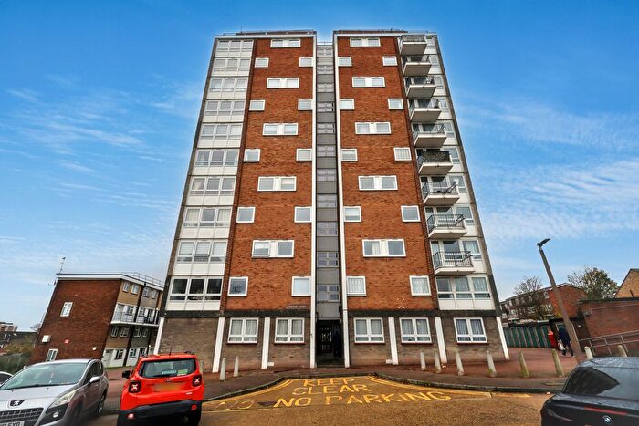 2 Bedroom Flat For Sale In Victor Court, Hornchurch, RM12