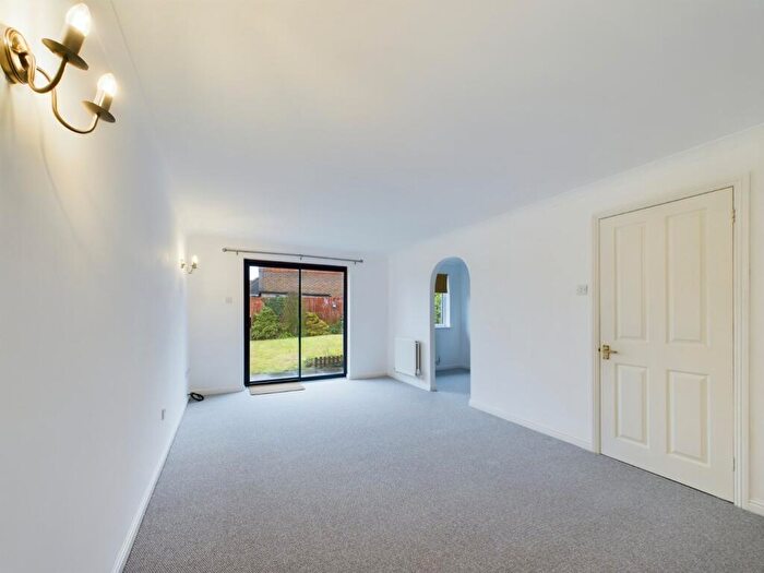 2 Bedroom Bungalow To Rent In Brock End, Portishead, Bristol, BS20