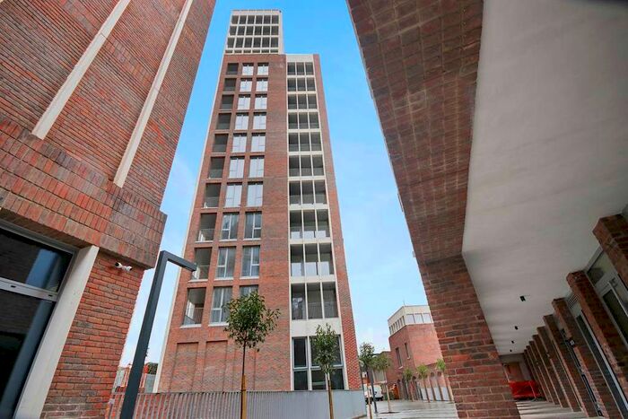 2 Bedroom Flat To Rent In Maple Path, London, E5