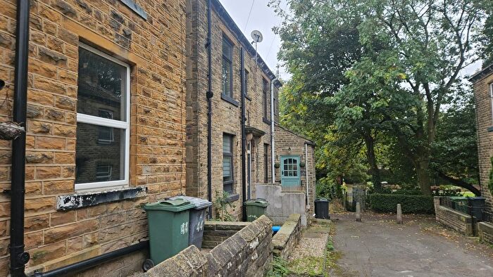 2 Bedroom Terraced House To Rent In Allen Croft, Bradford, BD11