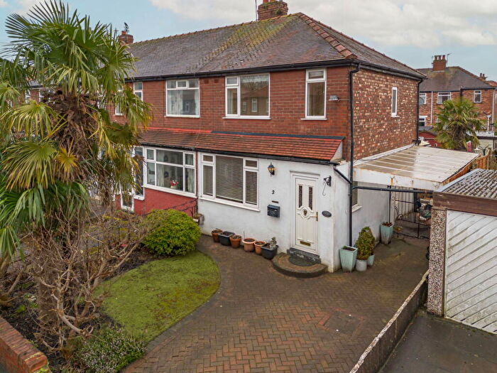 2 Bedroom Semi-Detached House For Sale In Deganwy Grove, South Reddish, Stockport, SK5