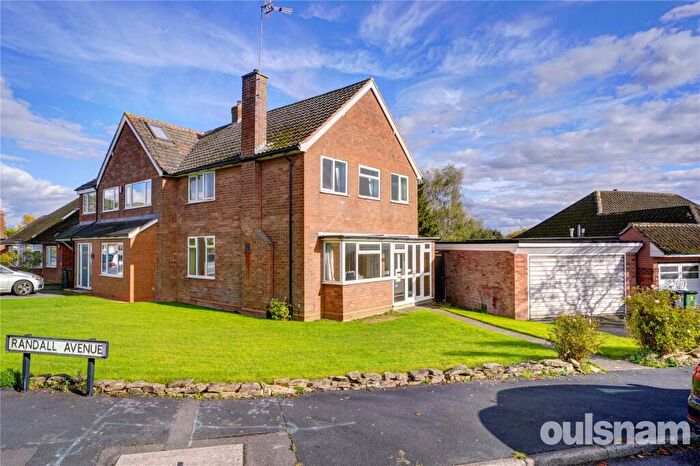 3 Bedroom Semi Detached House For Sale In Randall Avenue, Alvechurch, Birmingham, Worcestershire, B48