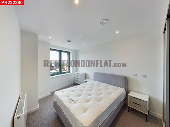 2 Bedroom Flat To Rent In Bromley-by-Bow – Bedrooms Flat, E3