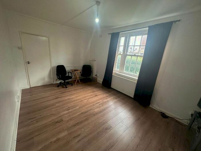1 Bedroom Flat To Rent In Lordship Lane, London, N17