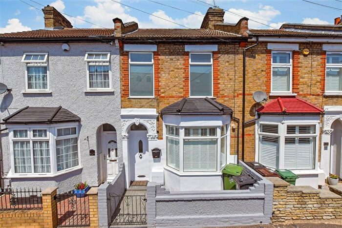 2 Bedroom Terraced House For Sale In George Road, Chingford, E4