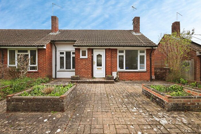 1 Bedroom Semi-Detached Bungalow For Sale In Winterbourne Lane, Lewes, BN7