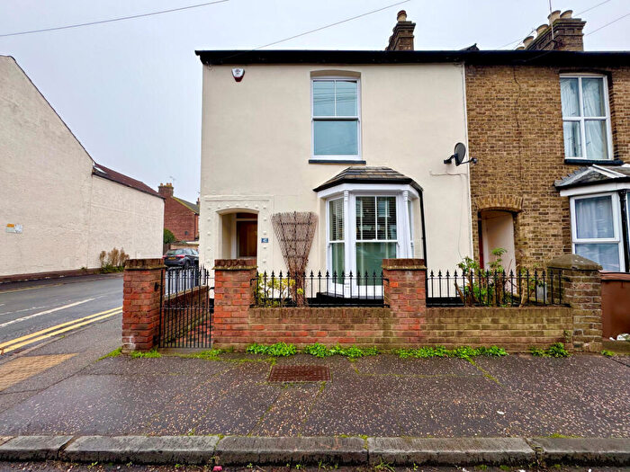 4 Bedroom End Of Terrace House To Rent In Hamlet Road, Chelmsford, Essex, CM2