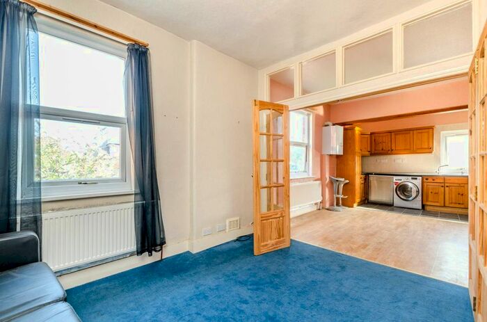 3 Bedroom Maisonette To Rent In Welldon Crescent, Harrow HA1