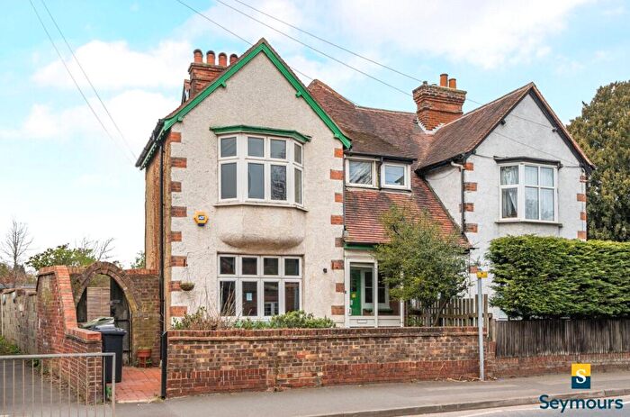 3 Bedroom Flat For Sale In Stoke Road, Guildford, Surrey, GU1
