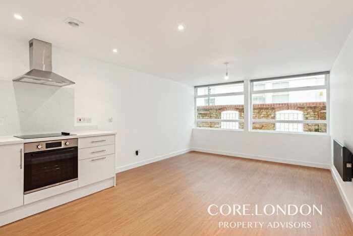 2 Bedroom Flat To Rent In Rosedale Road, Richmond, TW9