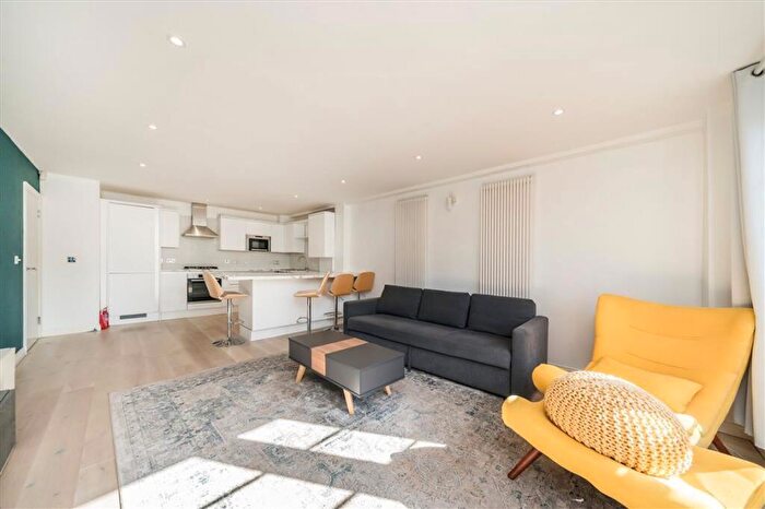 2 Bedroom Flat For Sale In Chicksand Street, Whitechapel, E1