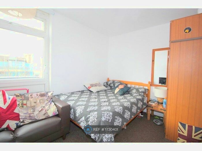 6 Bedroom Flat To Rent In Guildford Road, London, SW8