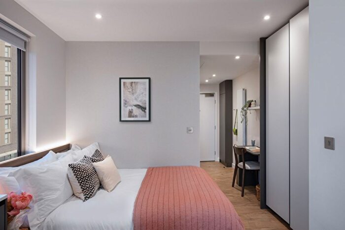 Studio To Rent In Wales Farm Road, North Acton, W3