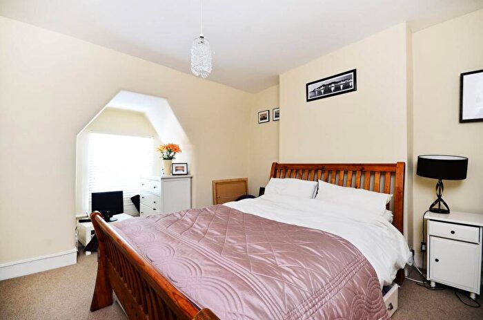 2 Bedroom Flat To Rent In Alexandra Park Road, Alexandra Park, London, N22