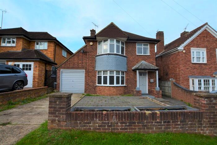 3 Bedroom Detached House To Rent In Dean Close, UB10