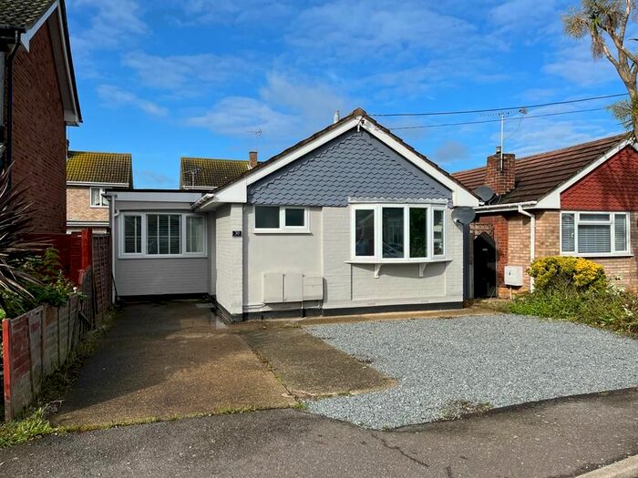 2 Bedroom Detached Bungalow To Rent In Dovercliff Road, Canvey Island, SS8