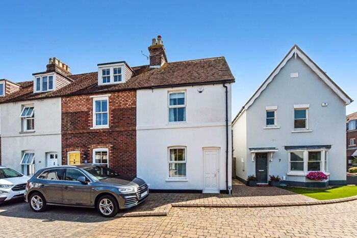 3 Bedroom End Of Terrace House For Sale In Stanley Road, Emsworth, PO10