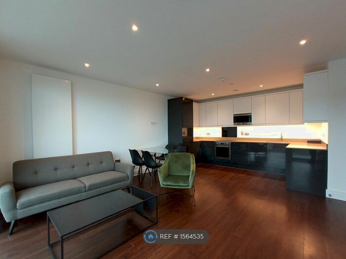 2 Bedroom Flat To Rent In Samuelson House, London, UB2