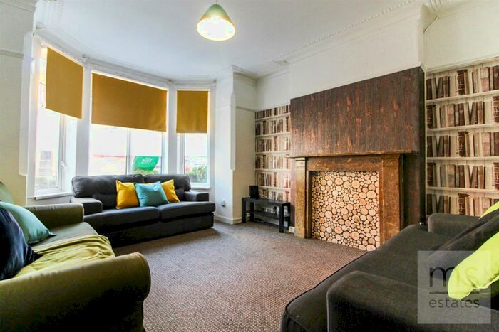 5 Bedroom Semi-Detached House To Rent In Albert Grove, Nottingham, NG7