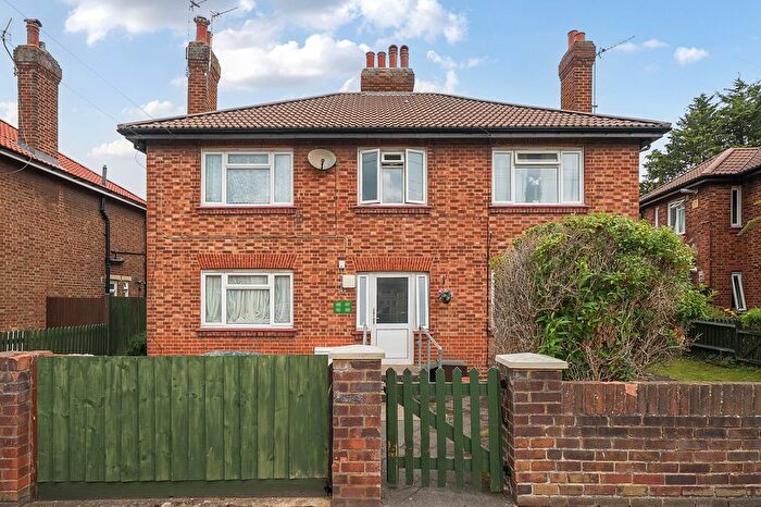 1 Bedroom Flat For Sale In Murray Road, Richmond, TW10