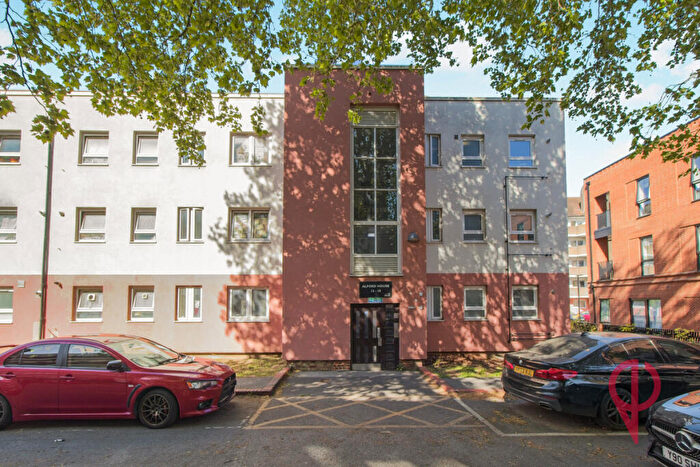 2 Bedroom Flat For Sale In Barnfield Road, London, SE18