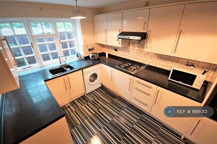 3 Bedroom Terraced House To Rent In St. Laurence Mews, Northfield, Birmingham, B31