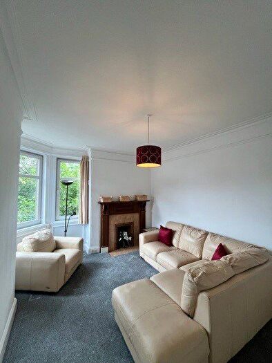 2 Bedroom Flat To Rent In Marischal Place, Blackhall, Edinburgh, EH4