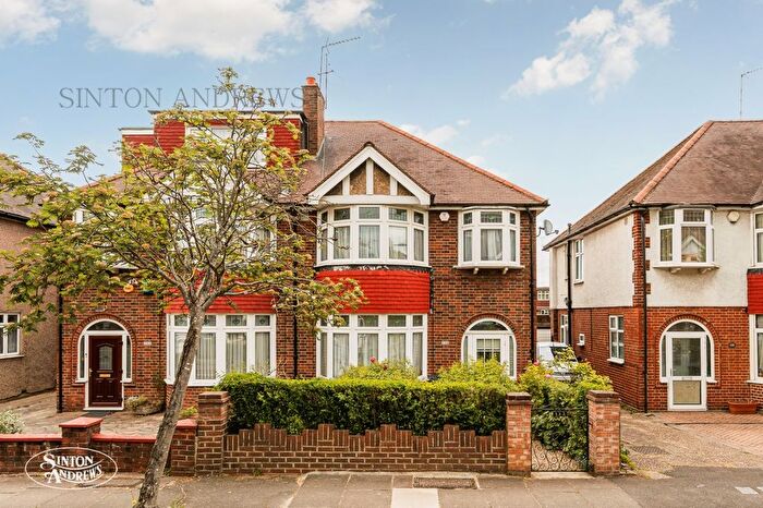 3 Bedroom Terraced House For Sale In Brunswick Road, Ealing, W5