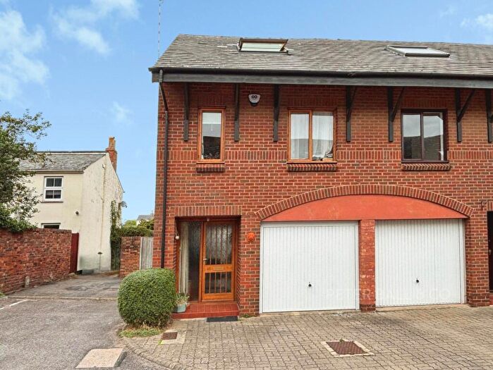 3 Bedroom End Of Terrace House For Sale In Fairview Close, Cheltenham, Gloucestershire, GL52
