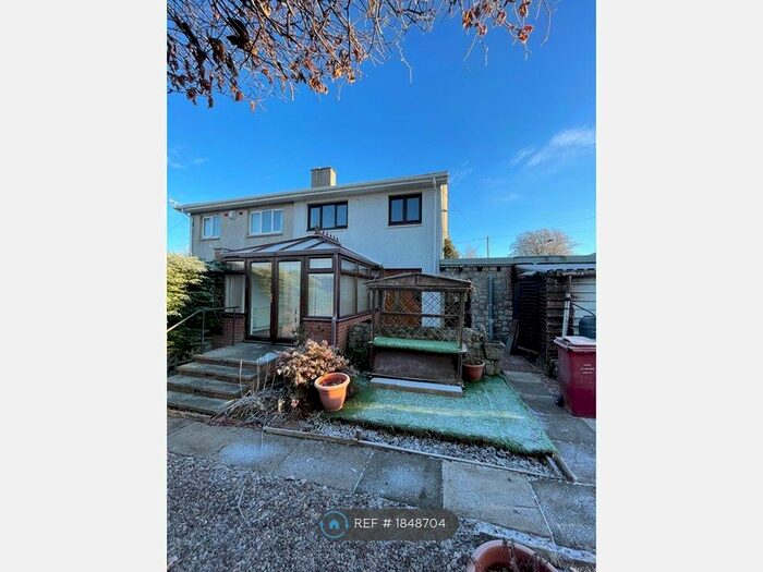 3 Bedroom Semi-Detached House To Rent In Sandy Road, Carluke, ML8