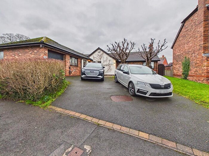 4 Bedroom Detached Bungalow For Sale In Llys Derwen, Higher Kinnerton, CH4